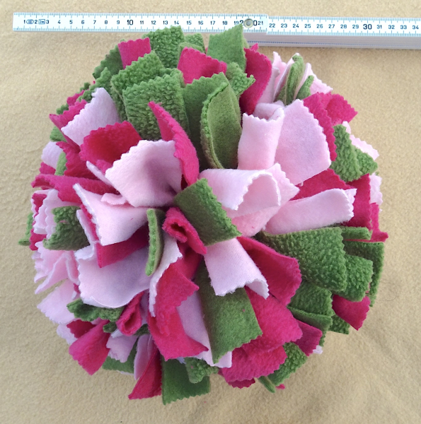 Schnüffelball, L Pfingstrose